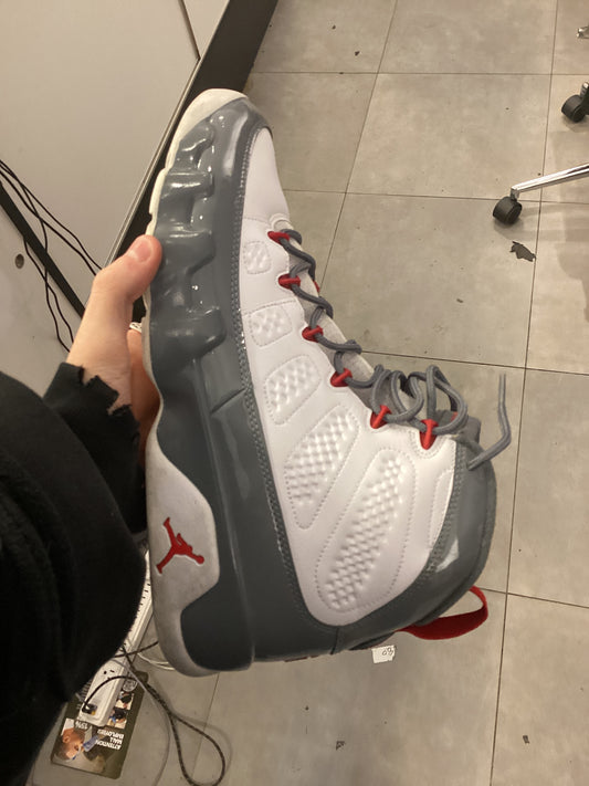 Jordan 9 fire red used