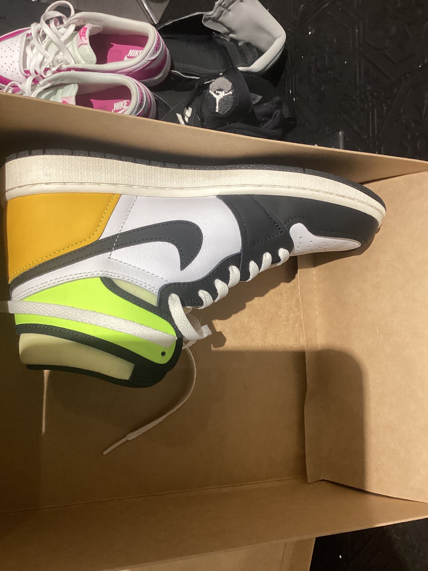 Jordan 1 high og volt gold used sz 9