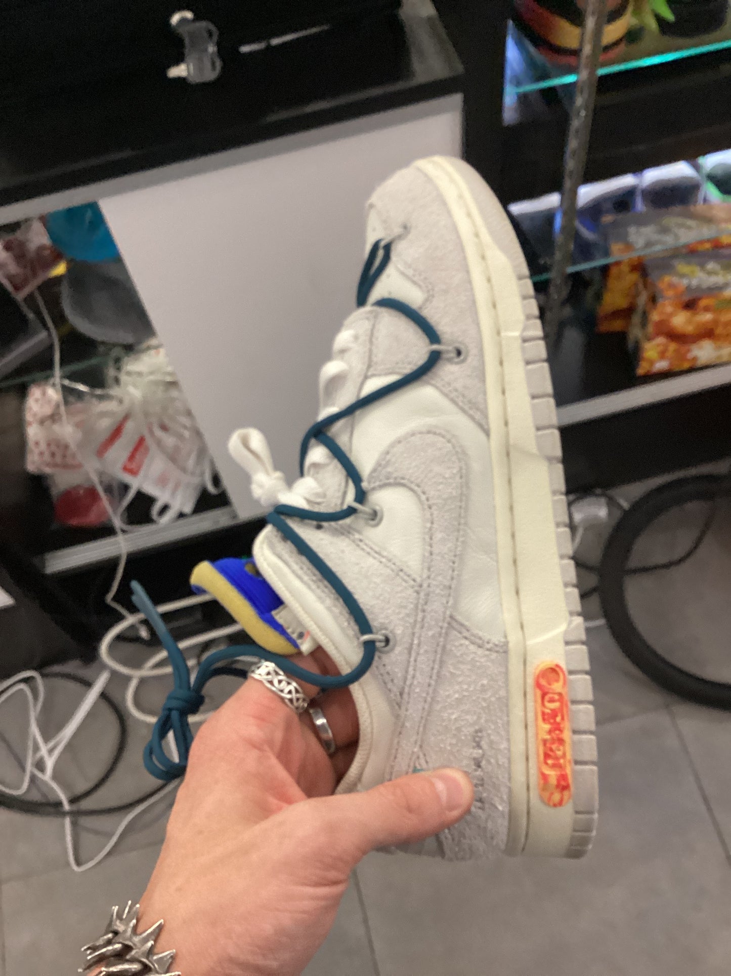 Dunk low off white lot 16 used