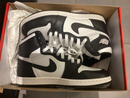 Jordan 1 high og 85 BLK/white used 8.5