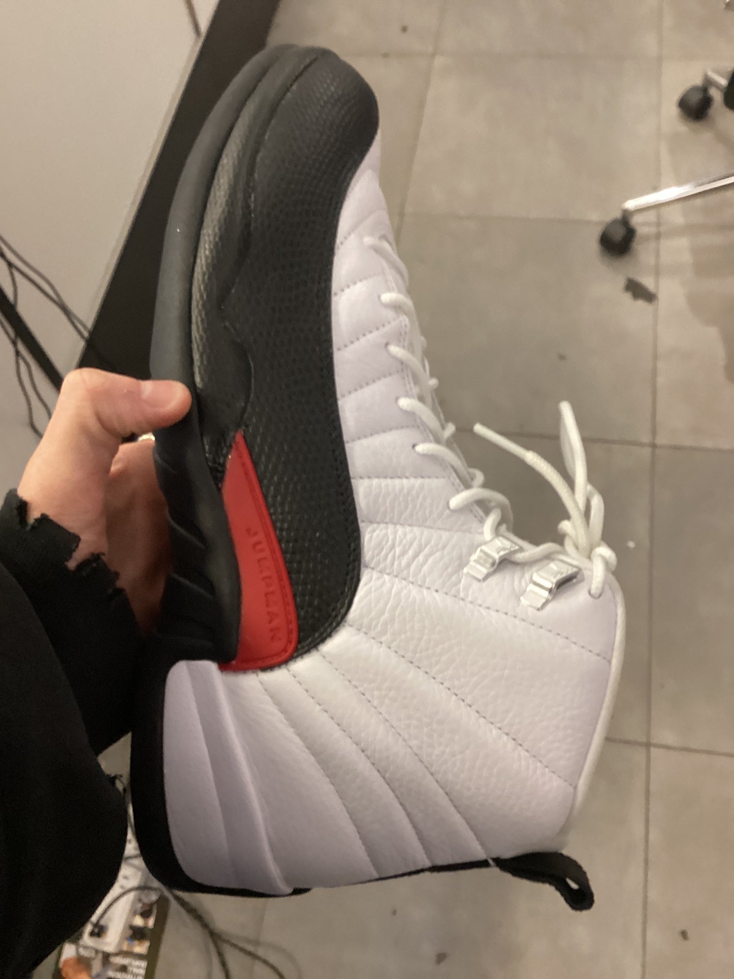 Jordan 12 taxi flip used