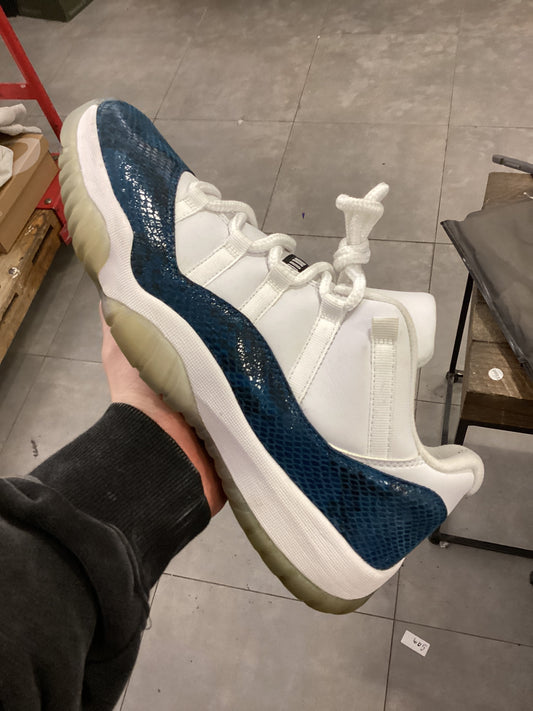 Jordan 11 Low Navy Snakeskin used