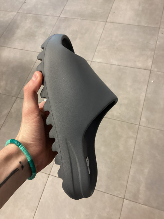 Yeezy Slide Slate Grey