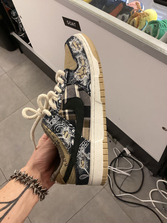 Travis Scott SB Dunk Used